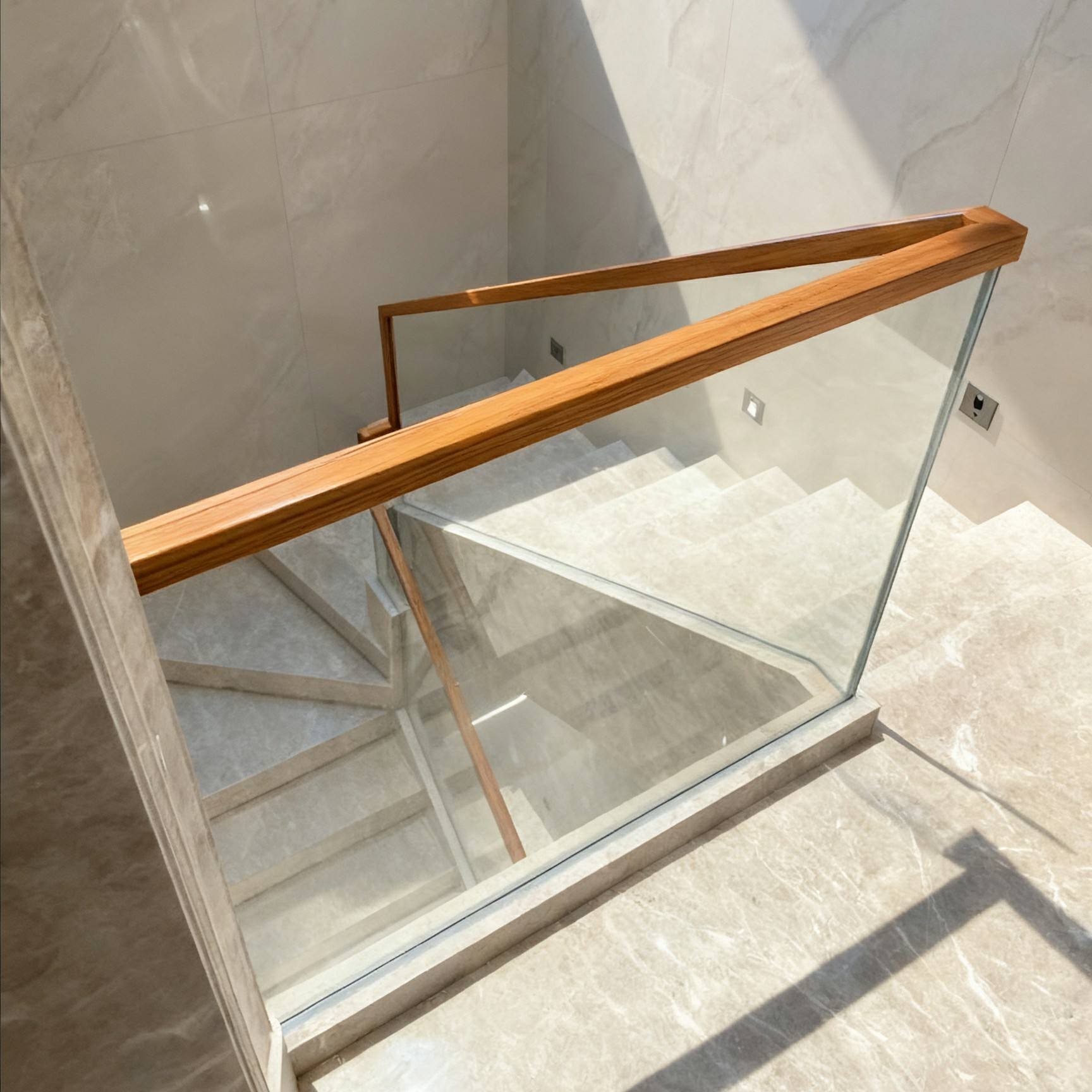 Solid Wood Popular Design Style Imported Timber No Drilling Required Modern Style Glass Staircase Handrails Easy to Install